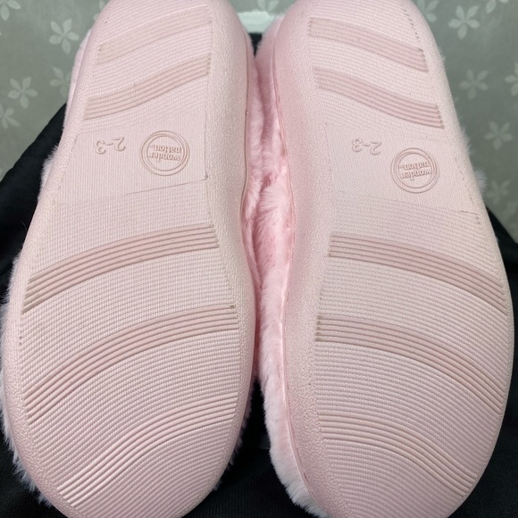 Slippers - Picture 4 of 4